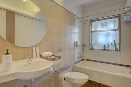 Pet-Friendly 3-BHK W/ Balcony, Bathtub & Views x Solis Nature