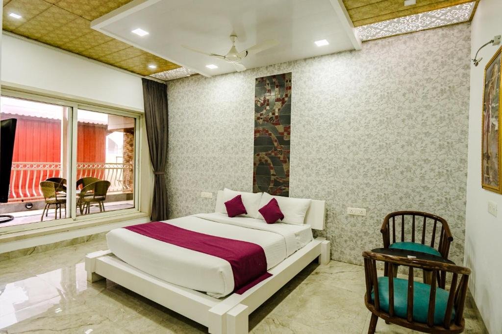 Moonstone Meadows Suite By Alaya Stays With Shared Poo x Solis Nature