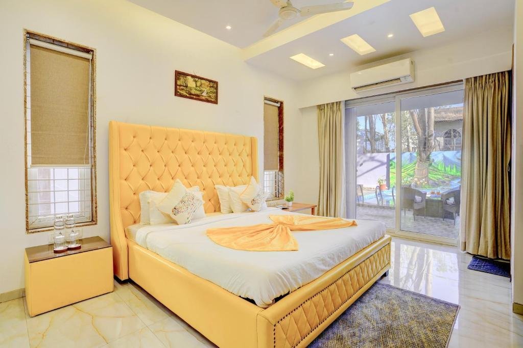 Alaya Stays 4 BHK with Poolside Gazebo & Garden - Vill x Solis Nature