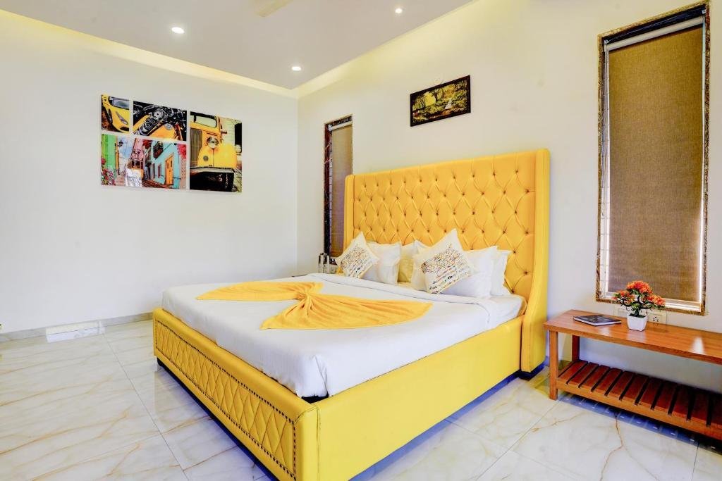 Alaya Stays 4 BHK with Poolside Gazebo & Garden - Vill x Solis Nature