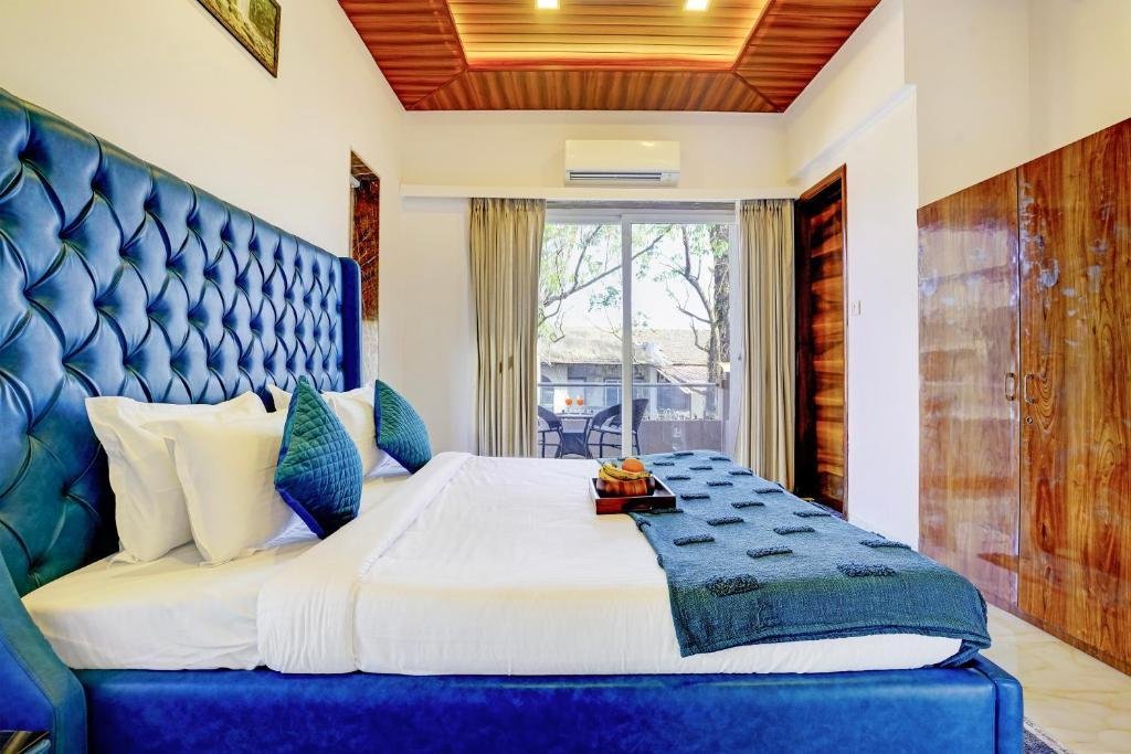 Alaya Stays 4 BHK with Poolside Gazebo & Garden - Vill x Solis Nature