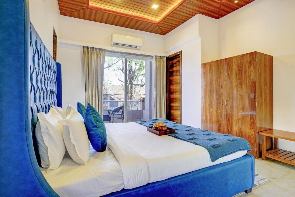 Alaya Stays 4 BHK with Poolside Gazebo & Garden - Vill x Solis Nature