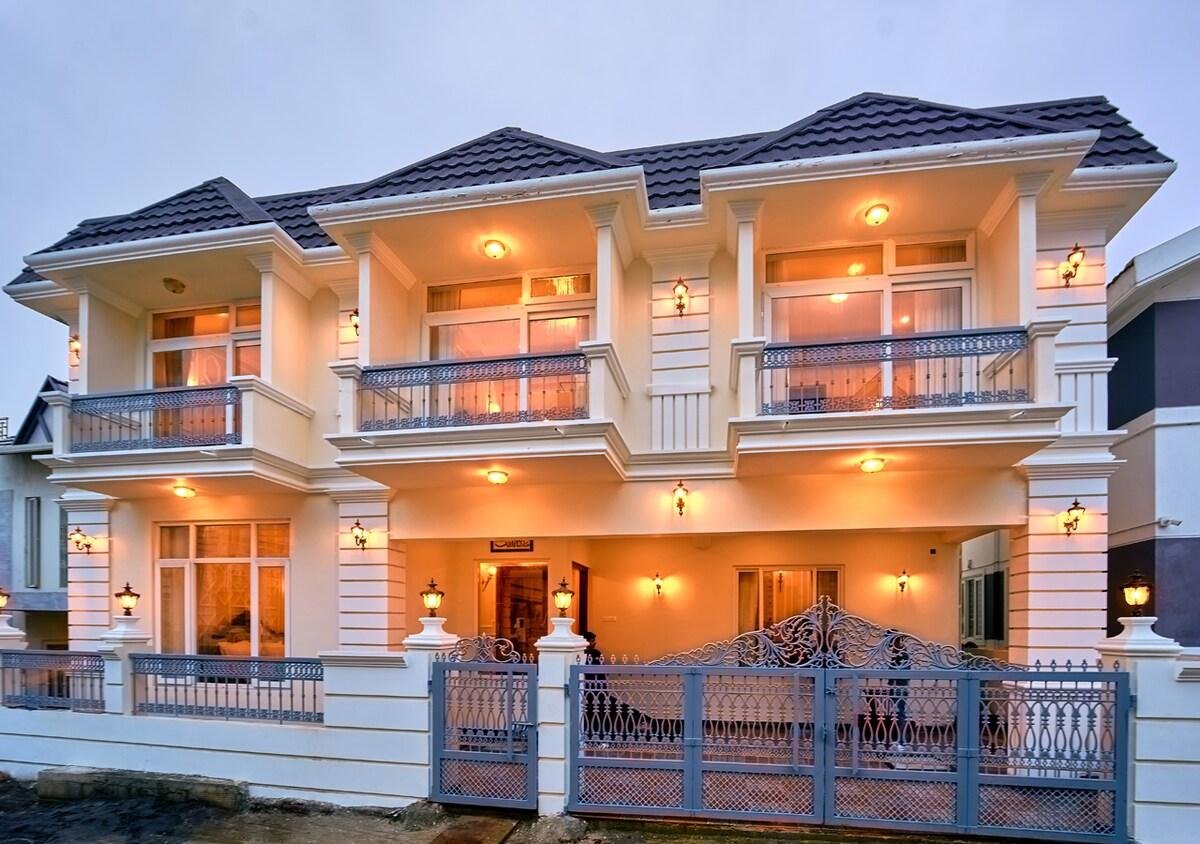 King Palace - Queen Room x Solis Nature