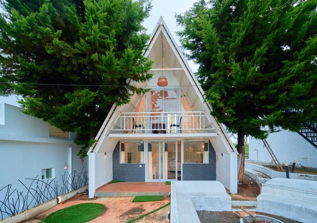 Cucuu Nest Villa Coonoor by VOYE HOMES - Surrounded by x Solis Nature