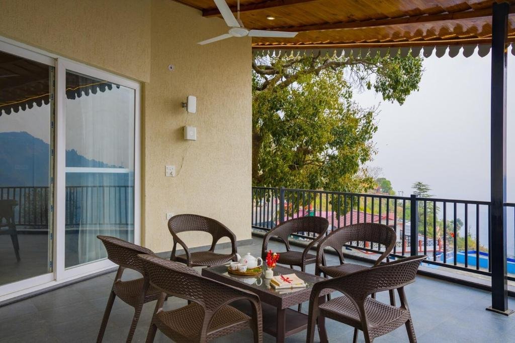 ELIVAAS Twin Chalets 4 BHK Escape with Valley-facing L x Solis Nature