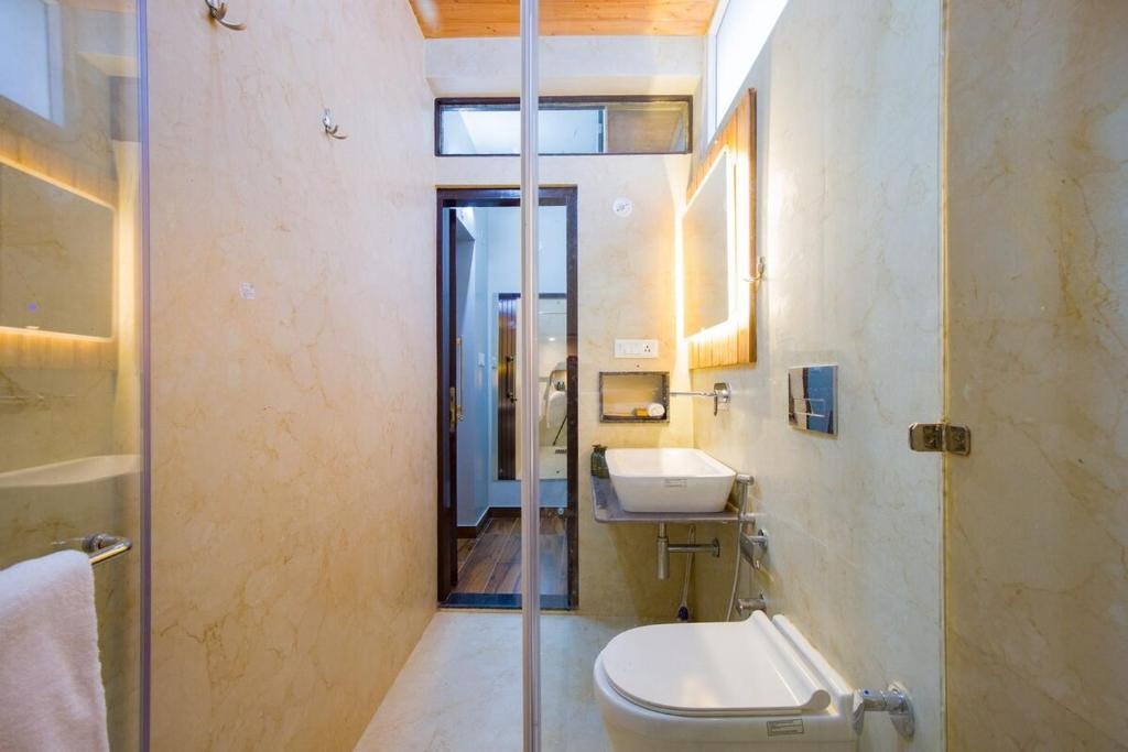 ELIVAAS Twin Chalets 4 BHK Escape with Valley-facing L x Solis Nature