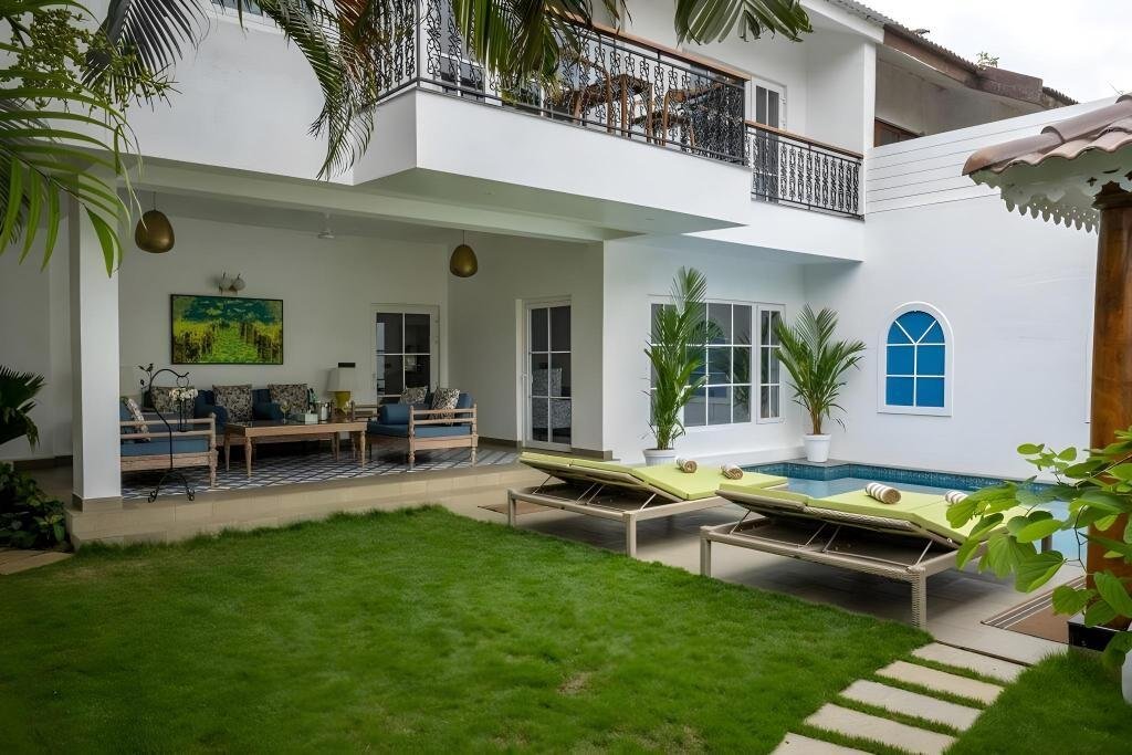 ELIVAAS 5 BHK with Pvt Pool & Gazebo - Bauhinia x Solis Nature