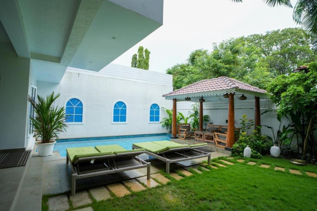 ELIVAAS 5 BHK with Pvt Pool & Gazebo - Bauhinia x Solis Nature