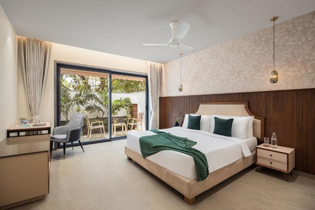 Cloud 7 by ELIVAAS Luxurious 4 BHK Villa with Pvt Pool x Solis Nature