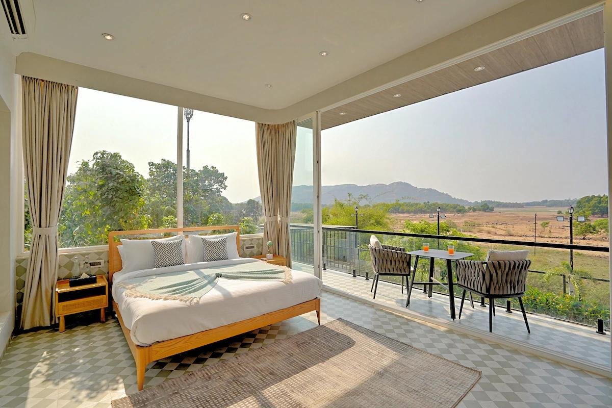 Majestic Glass Villa W/ Pvt Pool, Garden & Gazebo x Solis Nature