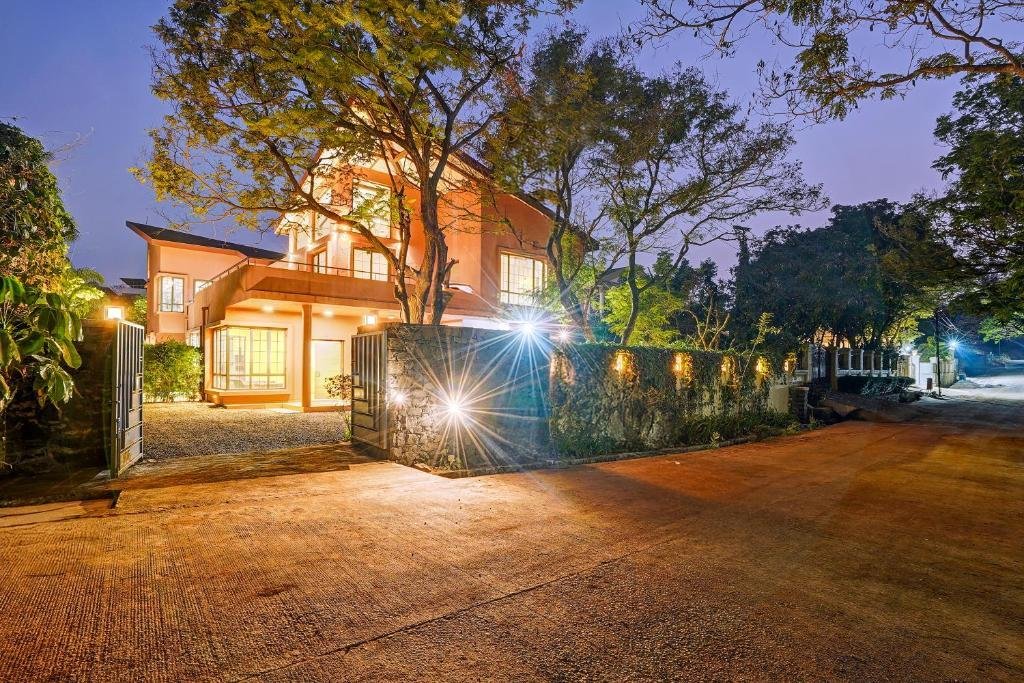 ELIVAAS Villa 39 - Serene 6 BHK Retreat with Pvt Pool, x Solis Nature