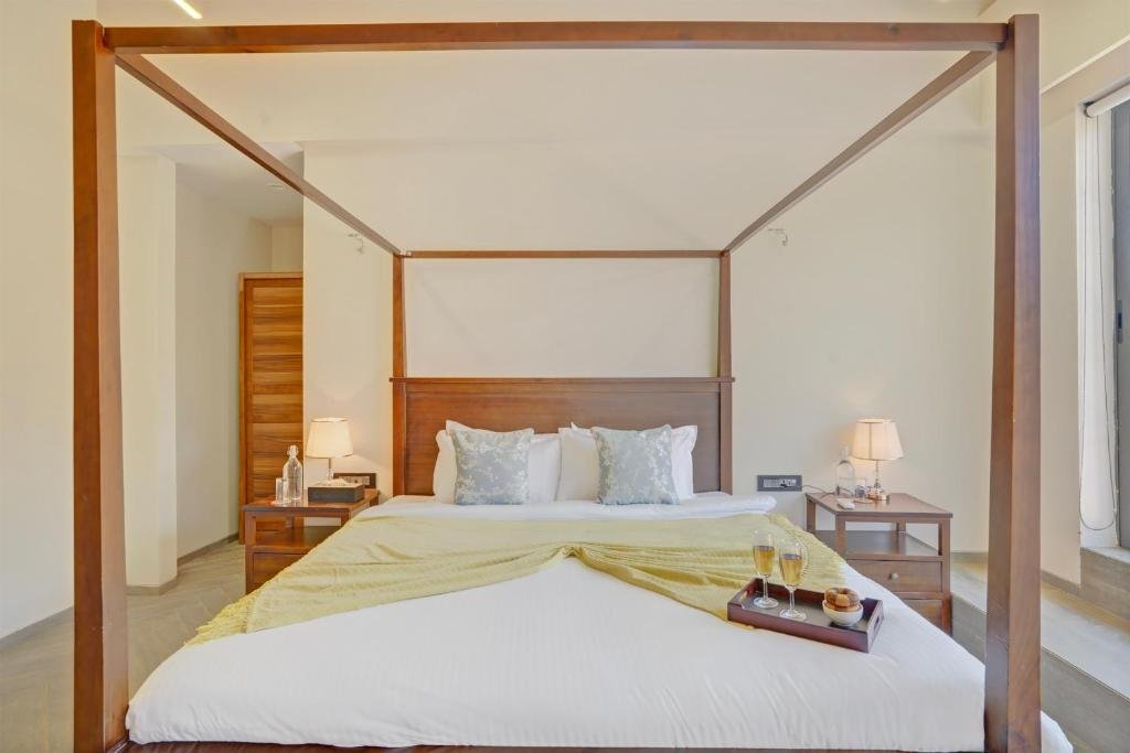ELIVAAS Villa 39 - Serene 6 BHK Retreat with Pvt Pool, x Solis Nature