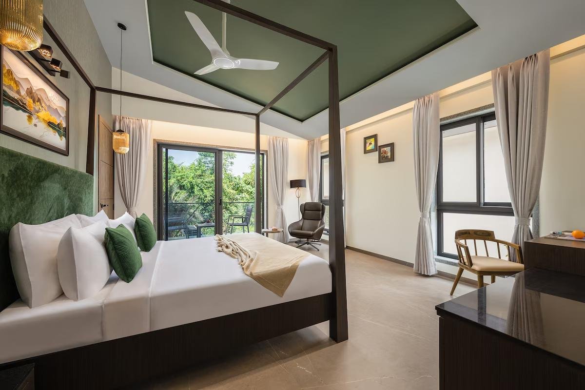 4 bhk with Pvt Pool & 5-Star Hospitality x Solis Nature