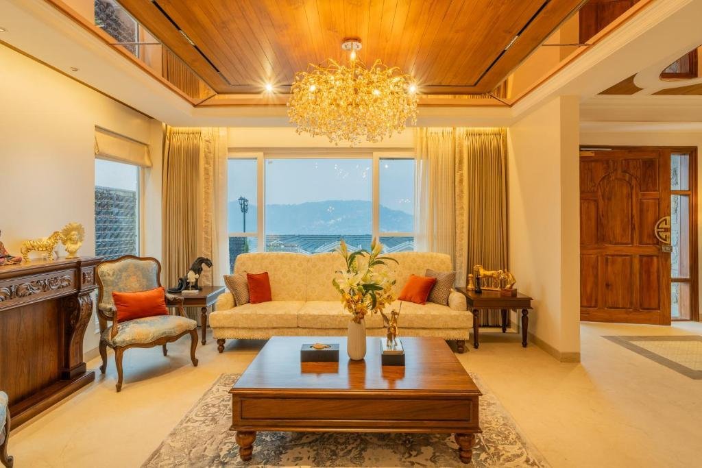 ELIVAAS 4 BHK with Pvt Pool - Cloud 7 x Solis Nature