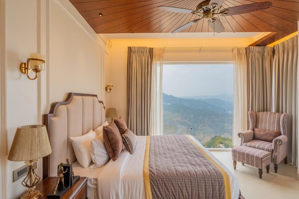 ELIVAAS 4 BHK with Pvt Pool - Cloud 7 x Solis Nature