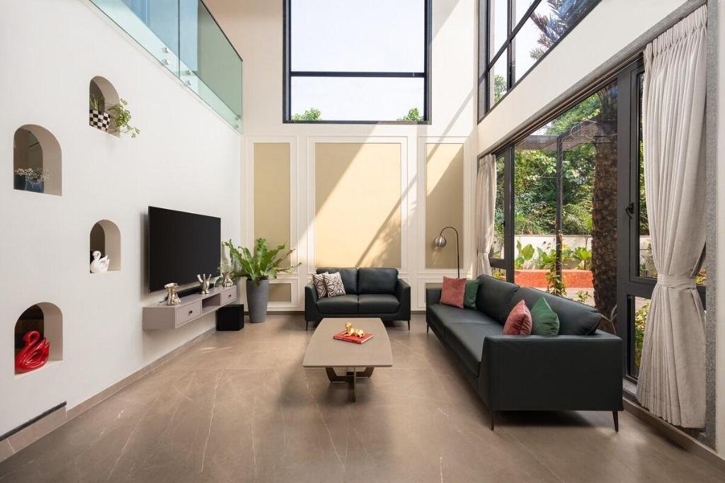 ELIVAAS 4 BHK with Pvt Pool - Cloud 7 x Solis Nature