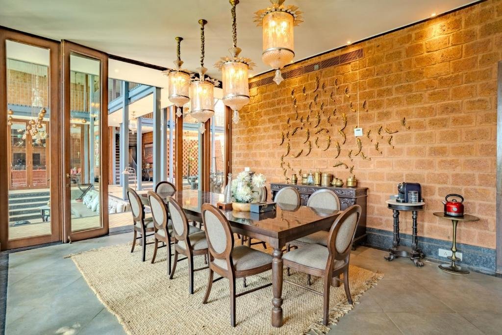 ELIVAAS The Glass Villa - An ultra-luxurious 4-BHK vil x Solis Nature