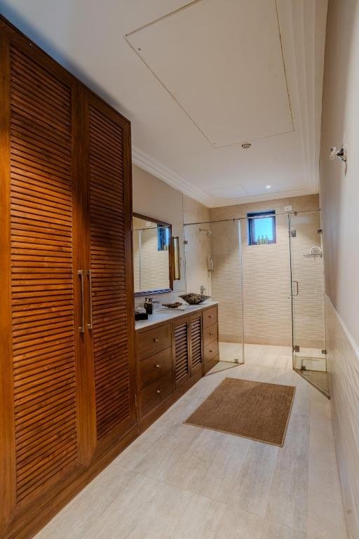 ELIVAAS The Glass Villa - An ultra-luxurious 4-BHK vil x Solis Nature