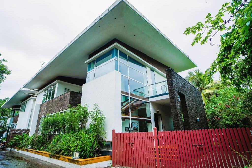 Elivaas - Dahlia Luxurious 4BHK Villa with Pvt. Pool a x Solis Nature