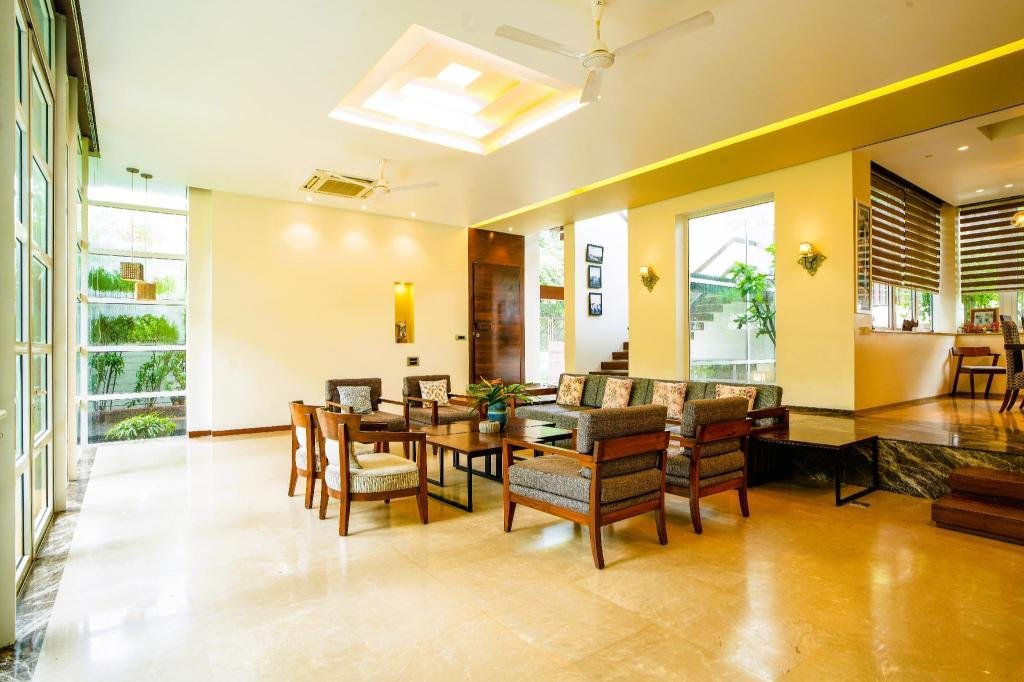Elivaas - Dahlia Luxurious 4BHK Villa with Pvt. Pool a x Solis Nature