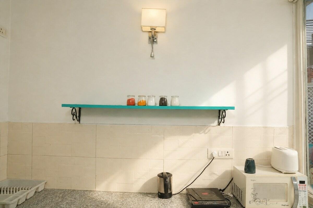 Sunlit Apartment in HKV w/Cafés & Nightlife nearby x Solis Nature