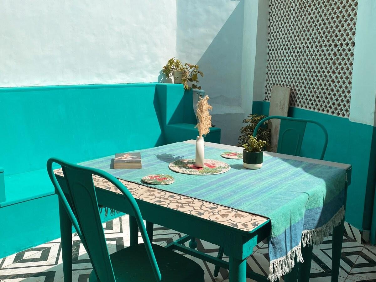 Sunlit Apartment in HKV w/Cafés & Nightlife nearby x Solis Nature