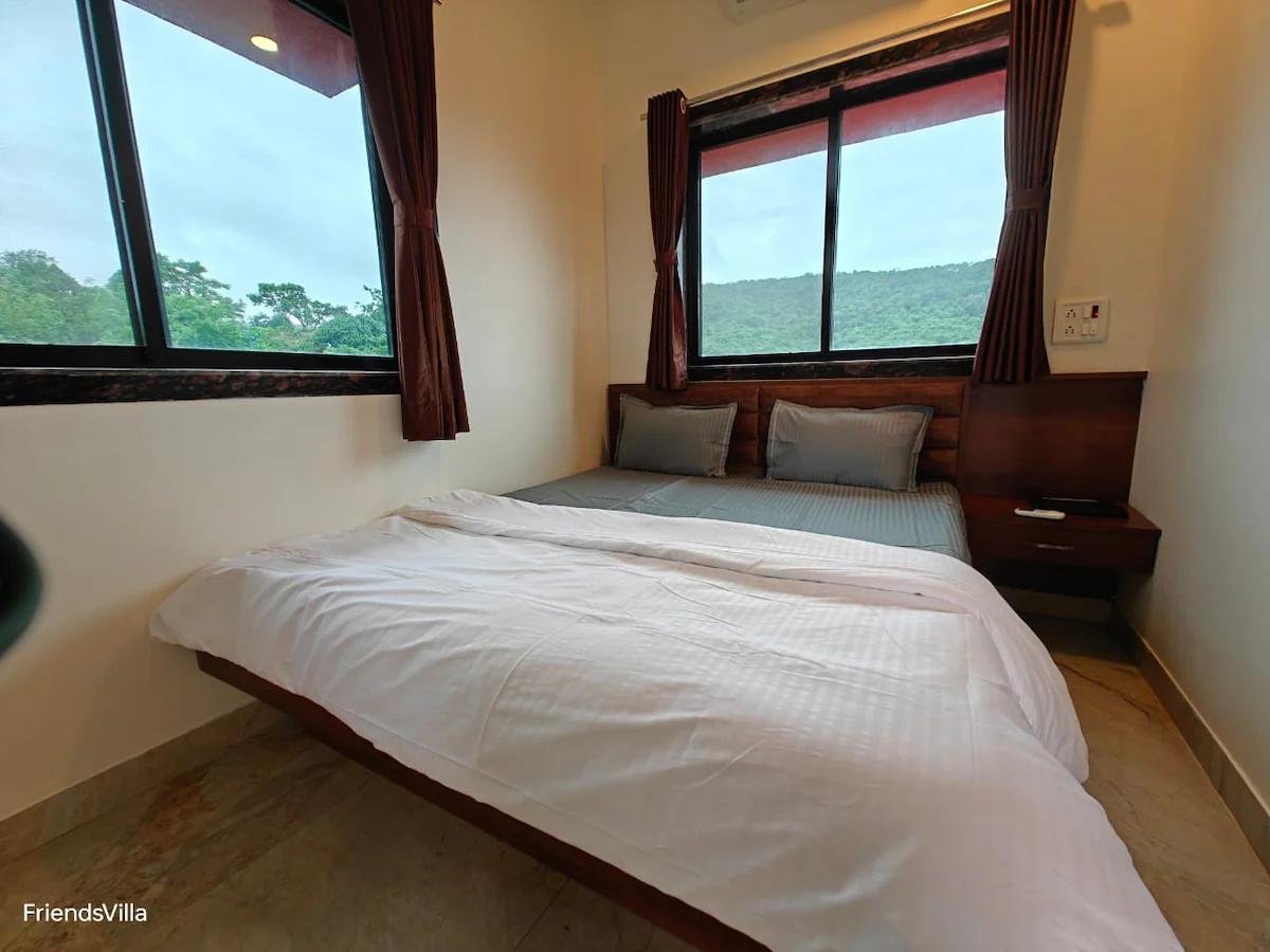 Vibe Stay Kashid Beach Villa x Solis Nature