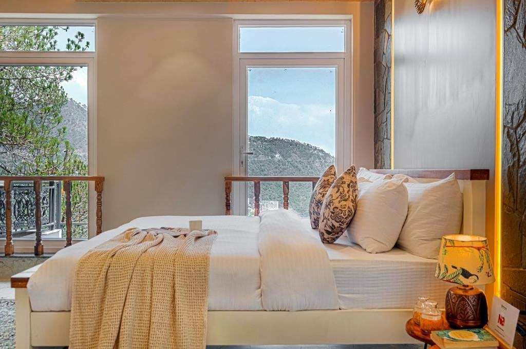 ELIVAAS Bask and Blessings Meadows 3-BHK Pet-Friendly x Solis Nature