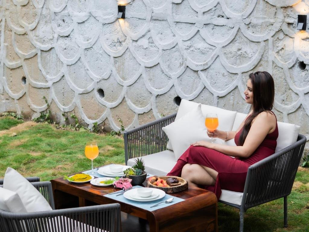 ELIVAAS Bask and Blessings Meadows 3-BHK Pet-Friendly x Solis Nature