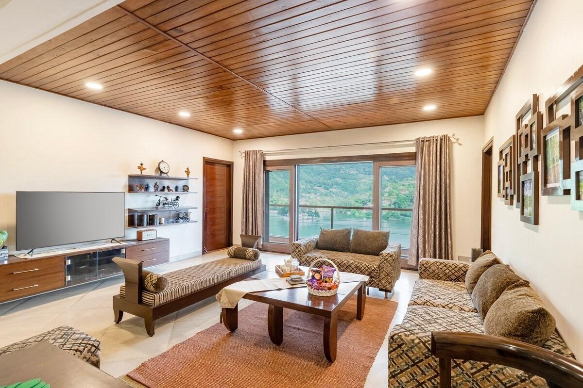 ELIVAAS Lakeview Manor 4 BHK x Solis Nature