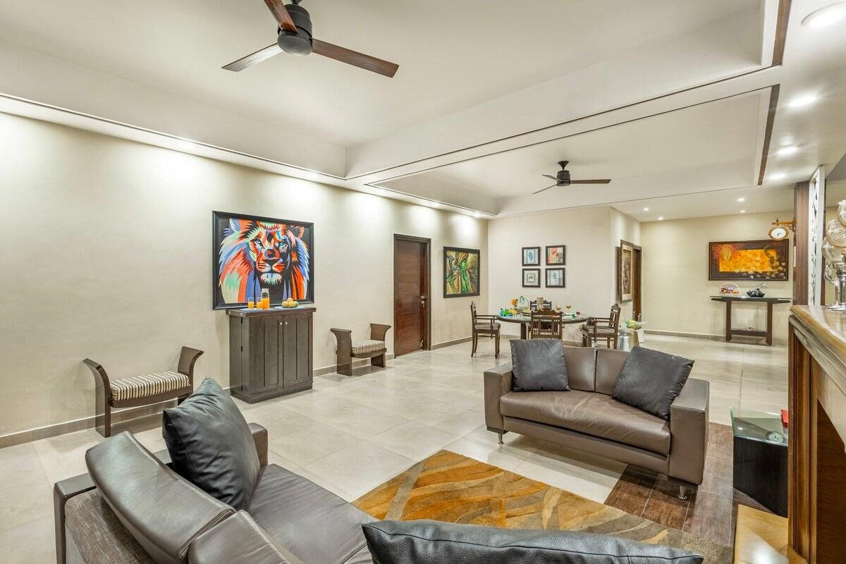 ELIVAAS Lakeview Manor 5 BHK x Solis Nature