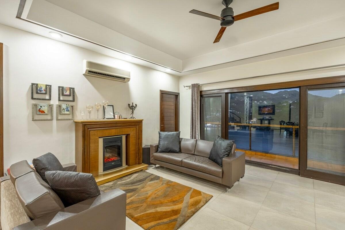 ELIVAAS Lakeview Manor 4 BHK x Solis Nature