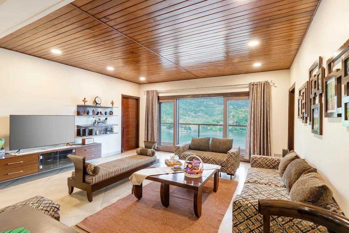 ELIVAAS Lakeview Manor 4 BHK x Solis Nature