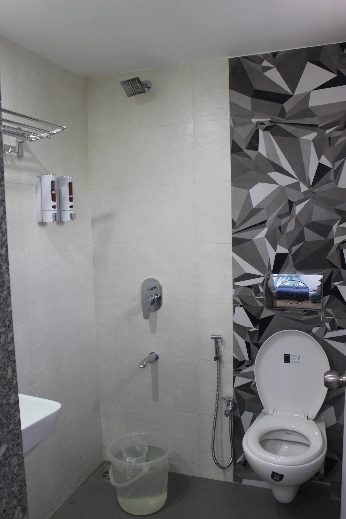 Estrella-2bhk-pool-stargazin-glasroom-ElixirHomes x Solis Nature