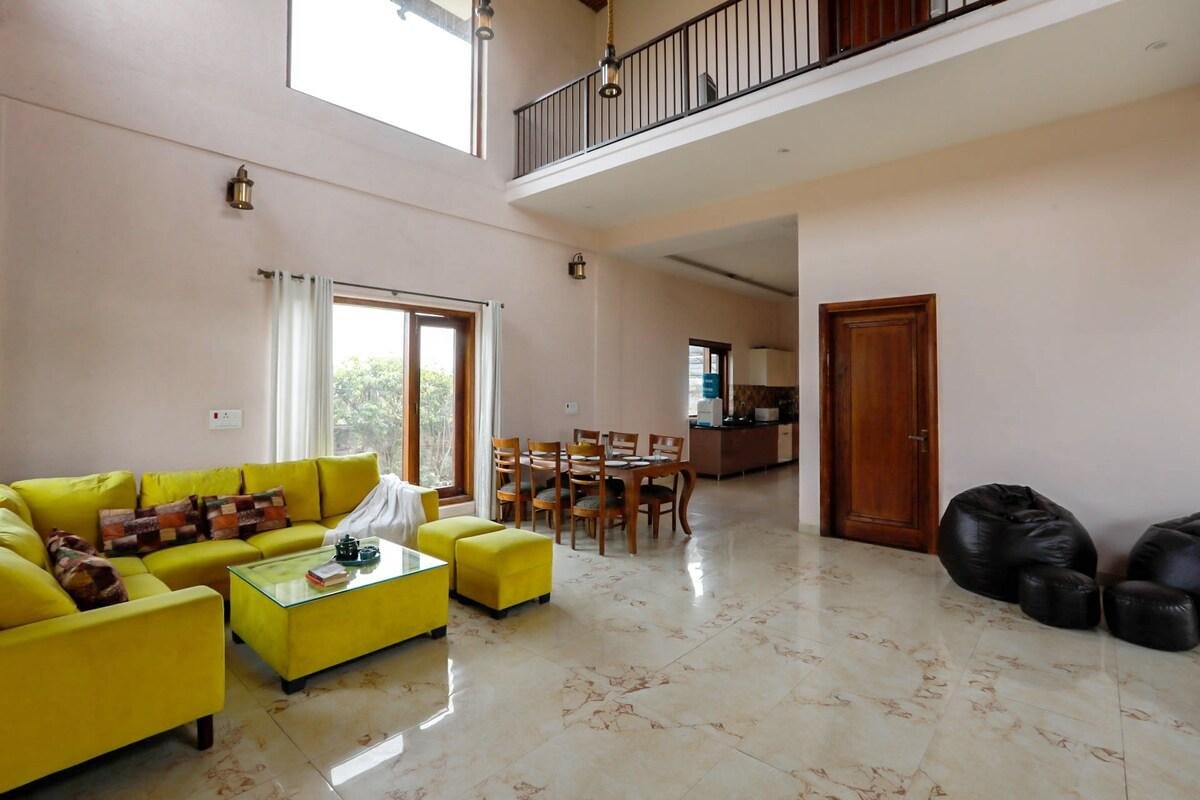 Opulent Pet friendly Villa W/ Pool & Sunset Dining x Solis Nature