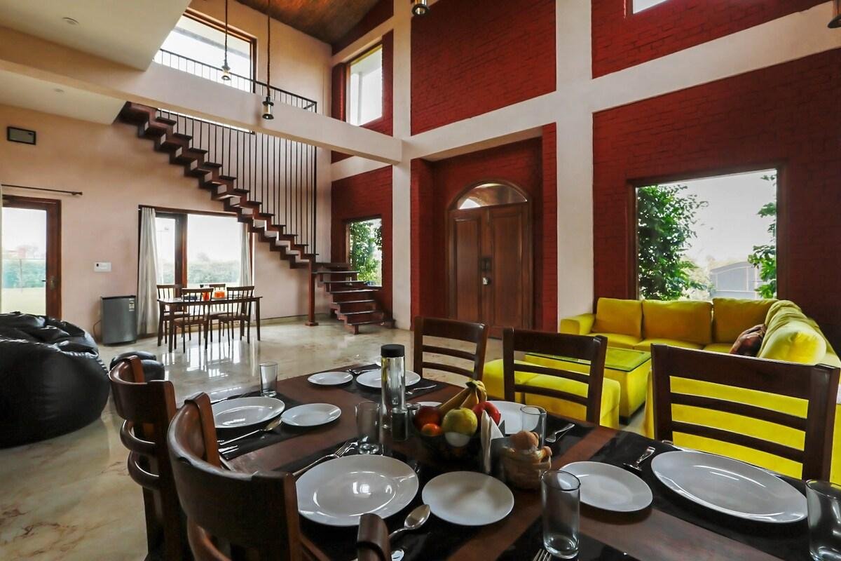 Opulent Pet friendly Villa W/ Pool & Sunset Dining x Solis Nature