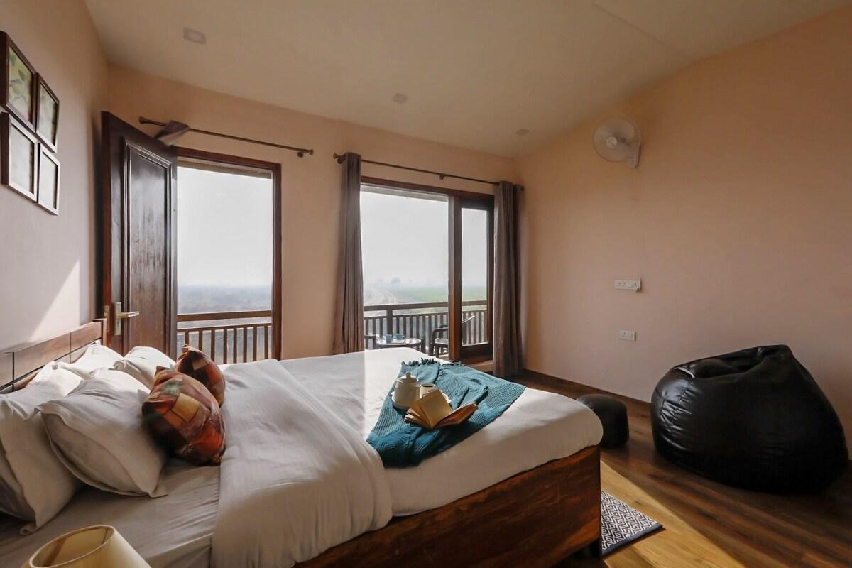 Opulent Pet friendly Villa W/ Pool & Sunset Dining x Solis Nature
