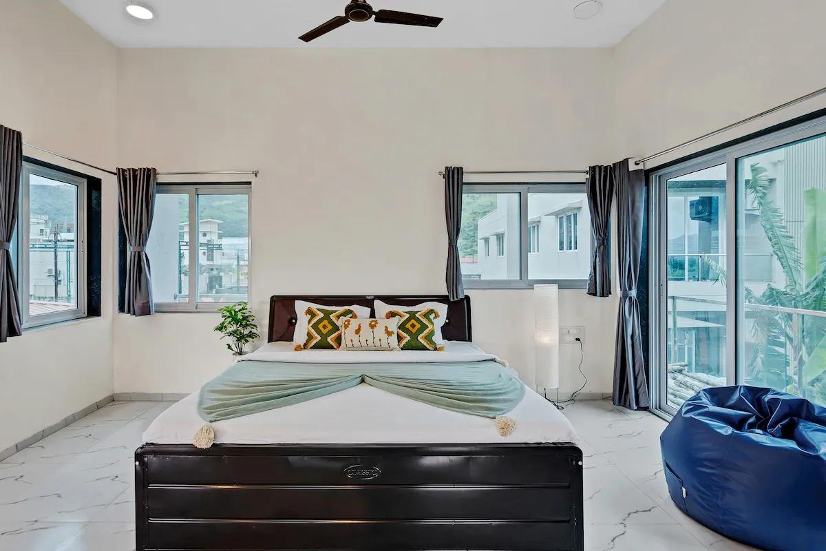 Novaara Villa  - 5BHK Villa Lonavala x Solis Nature