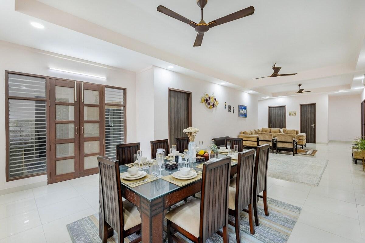 Alaya Stays Ashirwad Farms 5 bhk x Solis Nature