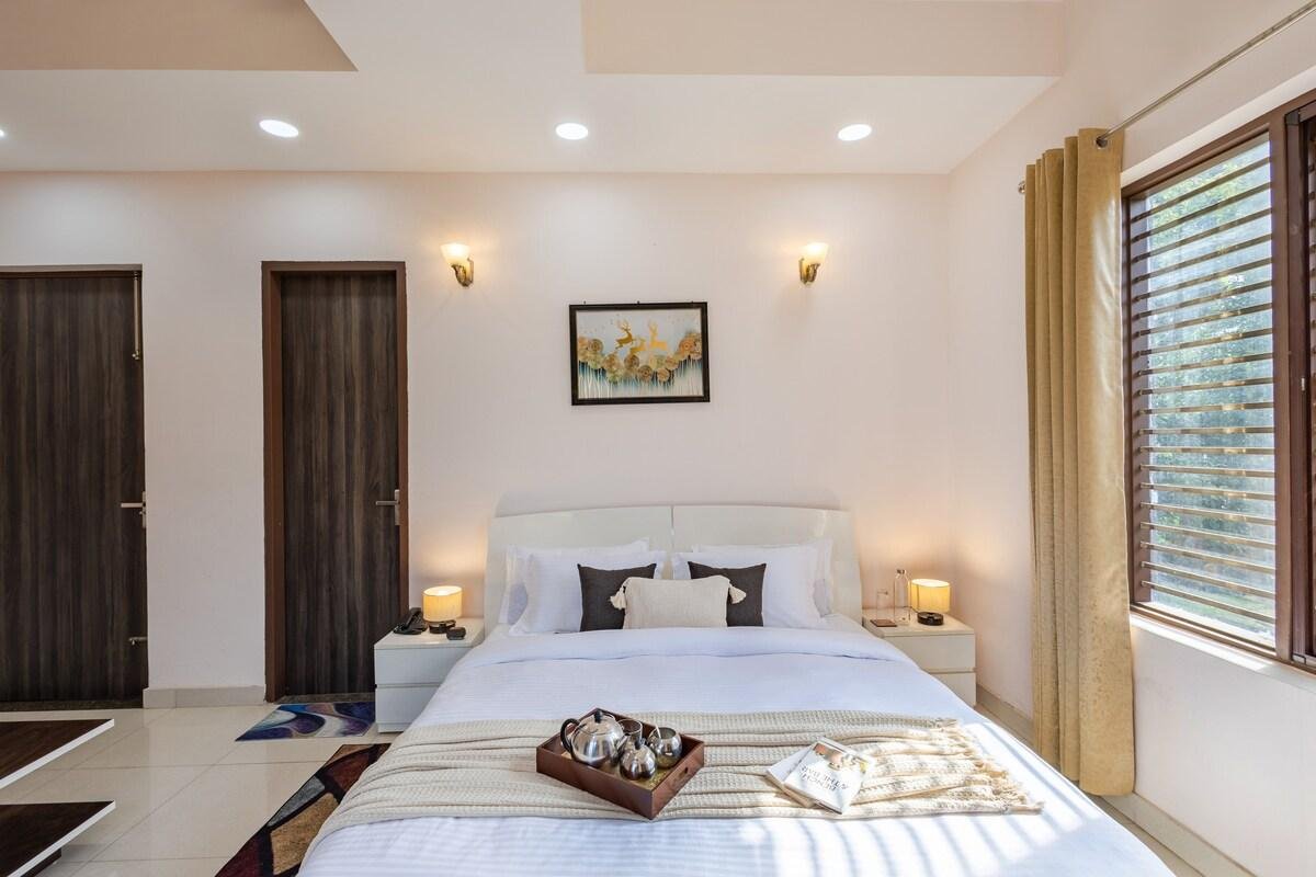 Alaya Stays Ashirwad Farms 5 bhk x Solis Nature