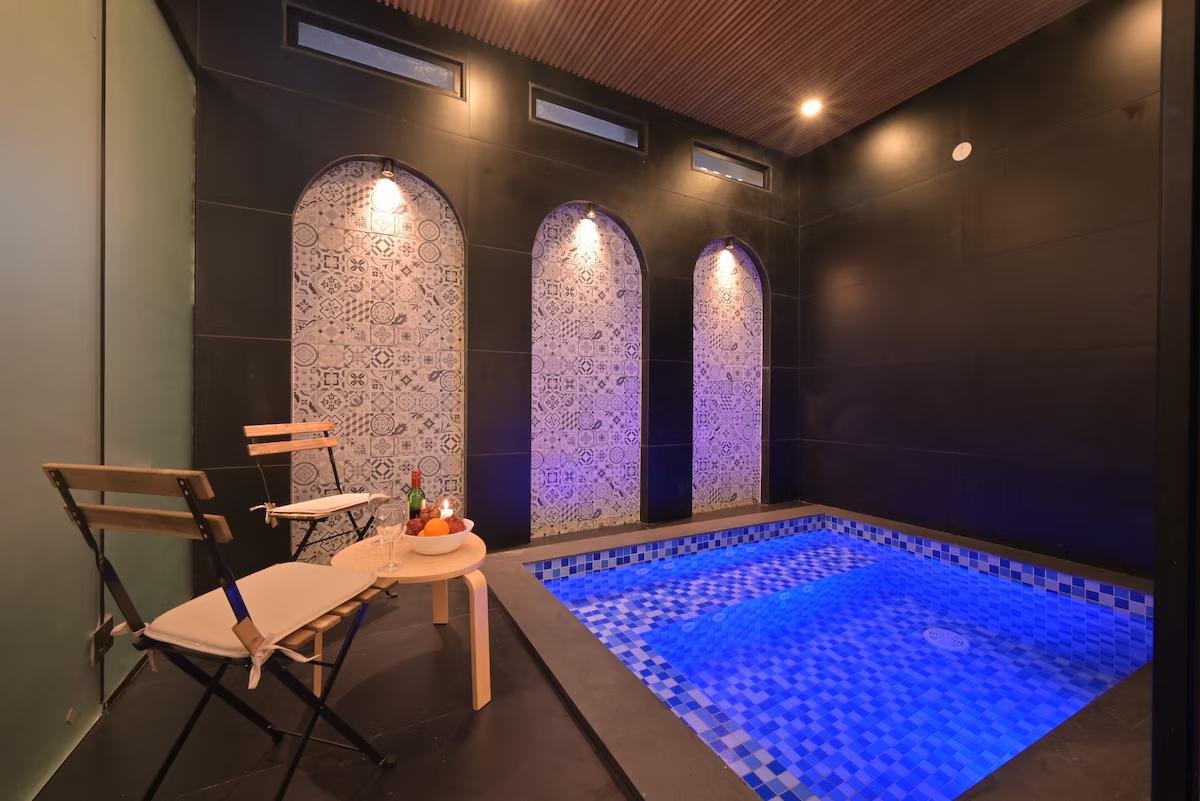 Cozy Cove Lonavala, Maharashtra x Solis Nature