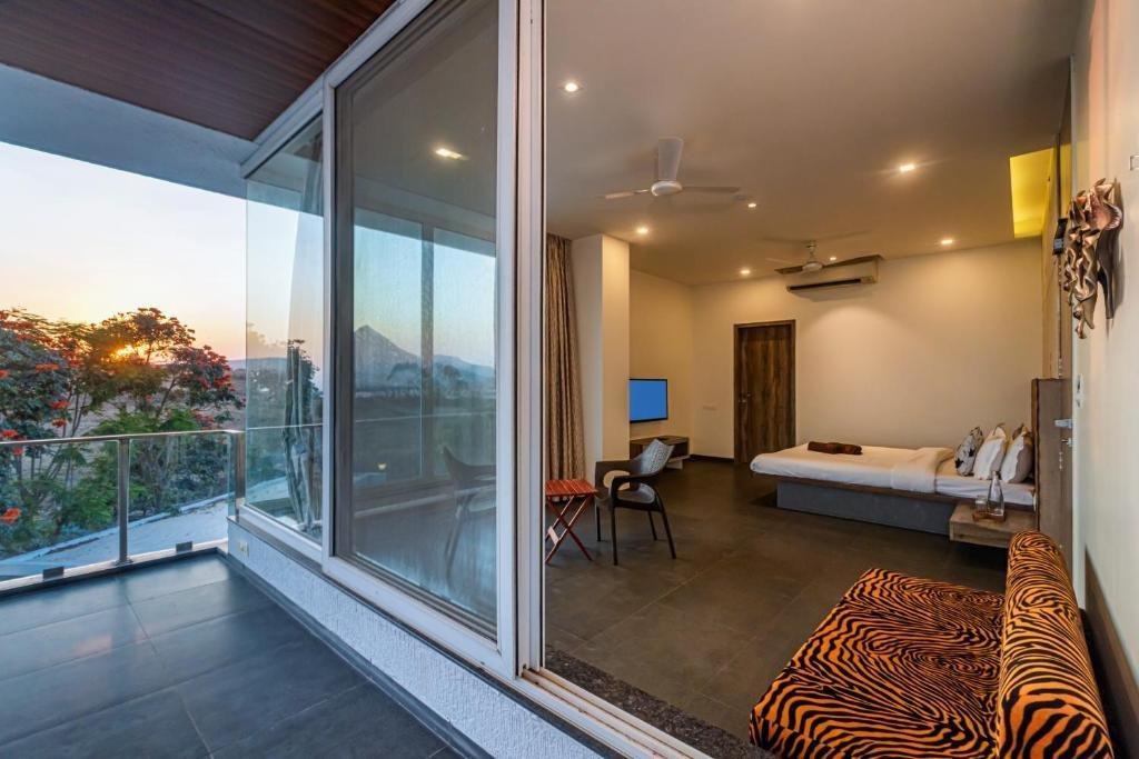 Skycourt Villa Igatpuri, Maharashtra x Solis Nature