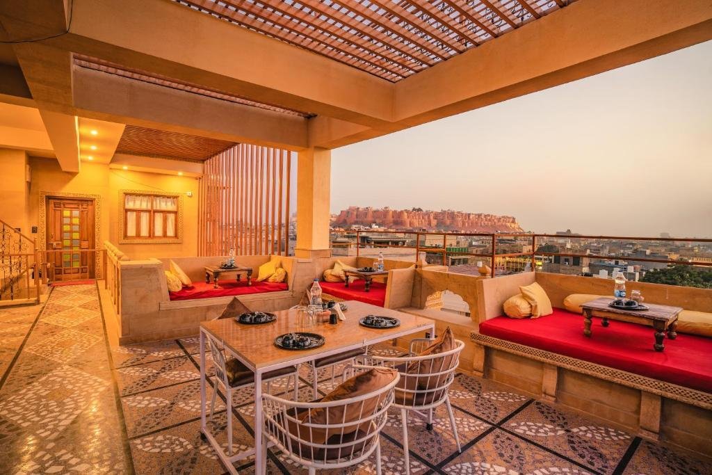 Tripli Hotels Prithvi Haveli x Solis Nature