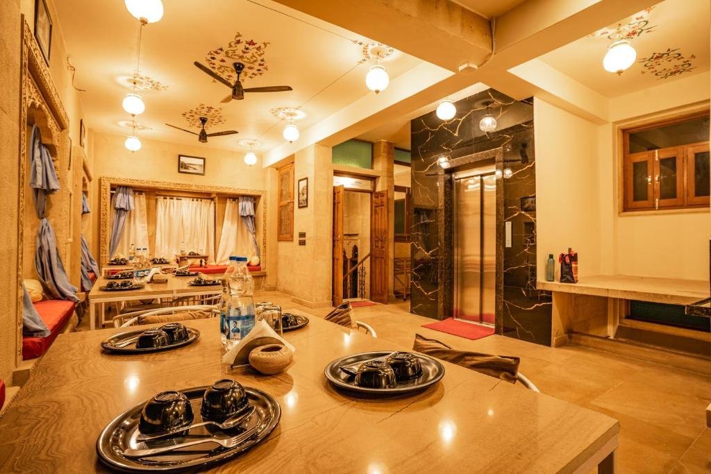 Tripli Hotels Prithvi Haveli x Solis Nature