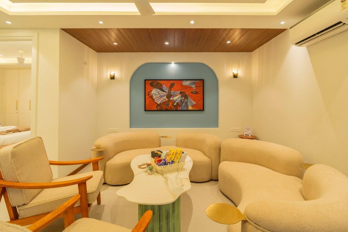 ELIVAAS Solace Teal 5 bhk x Solis Nature