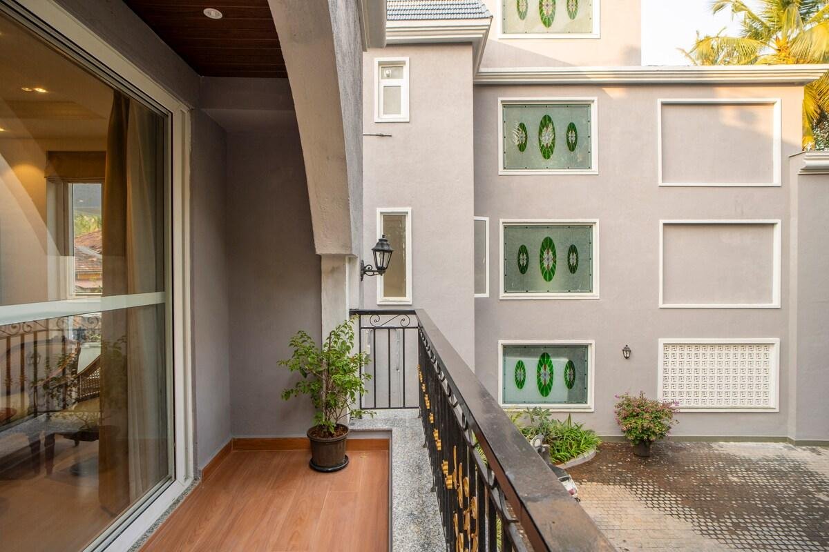 ELIVAAS Solace Teal 5 bhk x Solis Nature