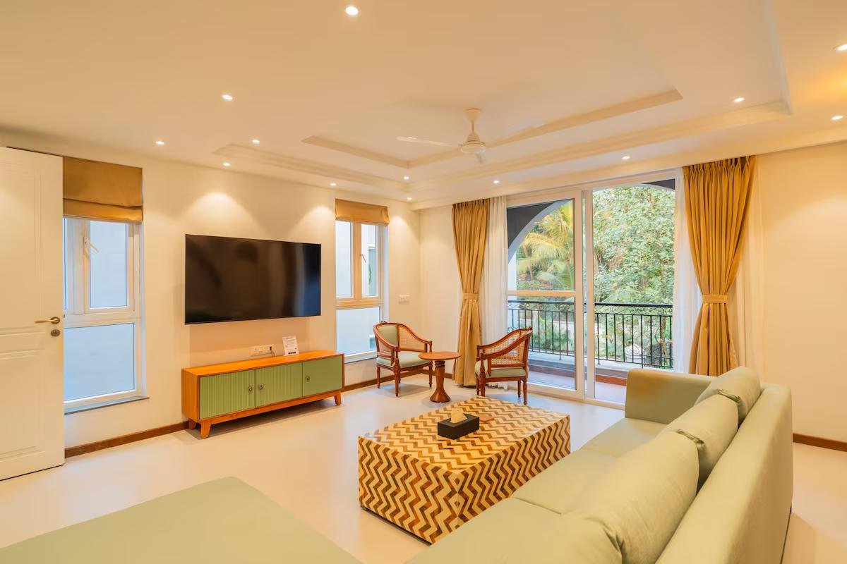 ELIVAAS Solace Teal 5 bhk x Solis Nature