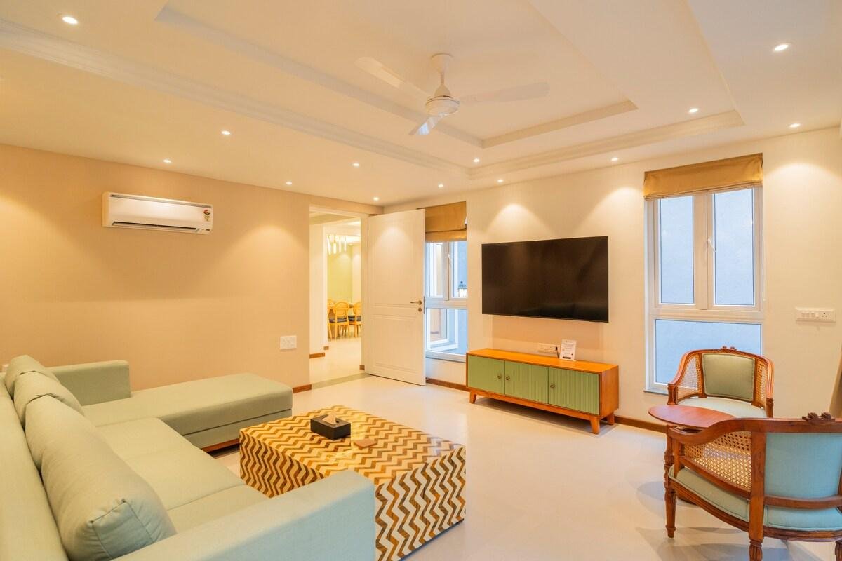 ELIVAAS Solace Teal 5 bhk x Solis Nature