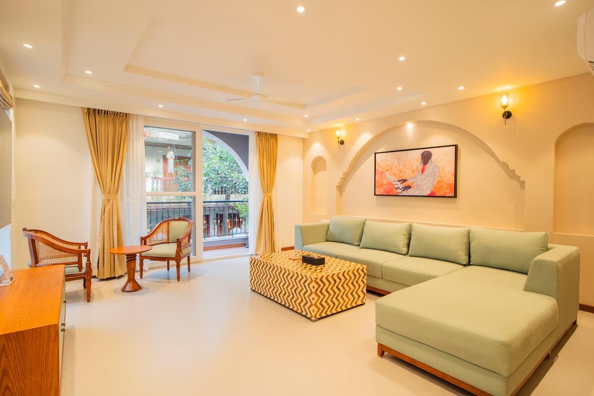 ELIVAAS Solace Teal 5 bhk x Solis Nature