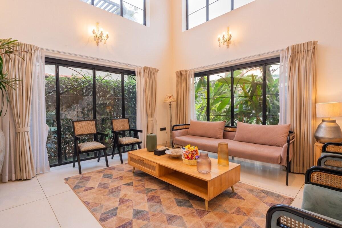 The Luxe 2 bhk Villa: Pvt Pool, breakfast & Beach x Solis Nature